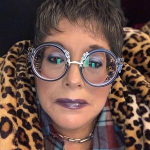 Meet your Posher, Sherry